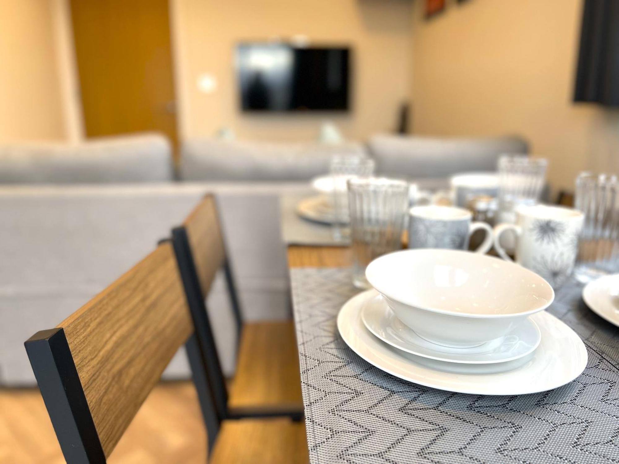 Apartment Refined Living, Wi-fi, Balcony And Parking *