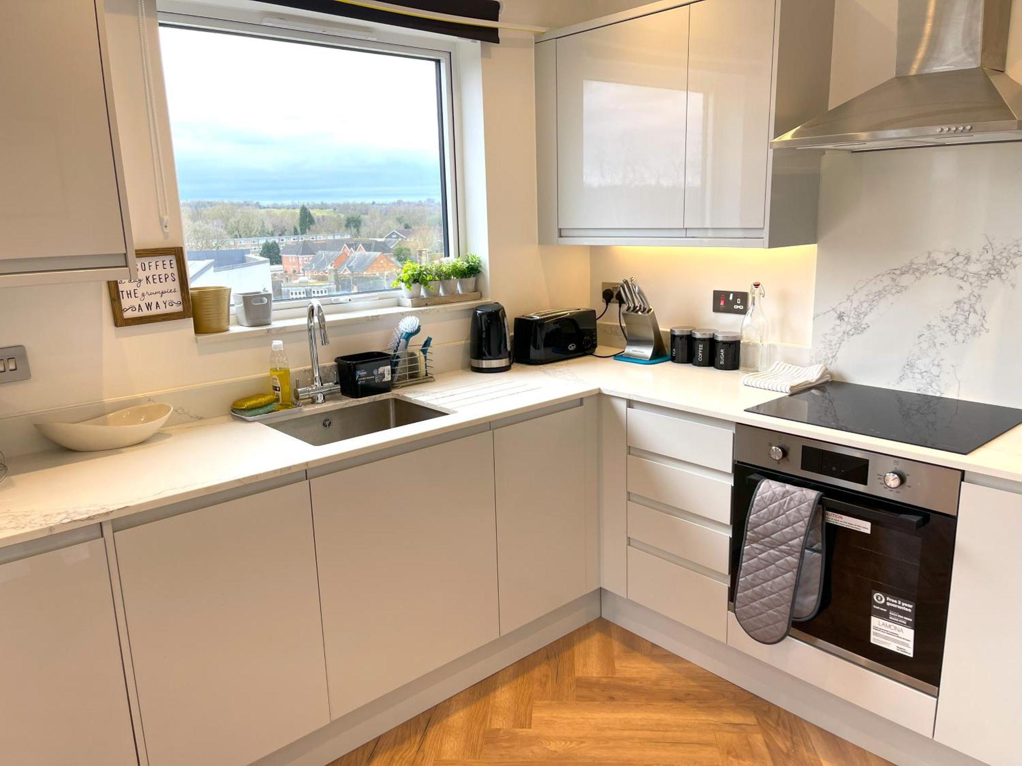Refined Living, Wi-fi, Balcony And Parking Apartment *