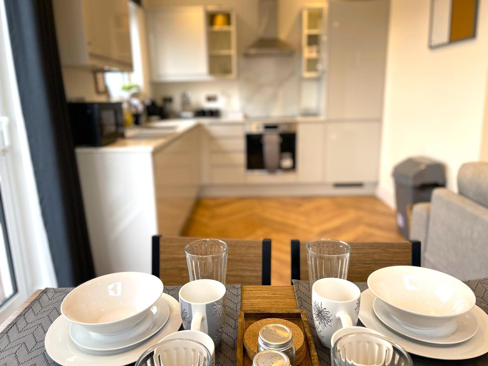 Refined Living, Wi-fi, Balcony And Parking Apartment Rickmansworth
